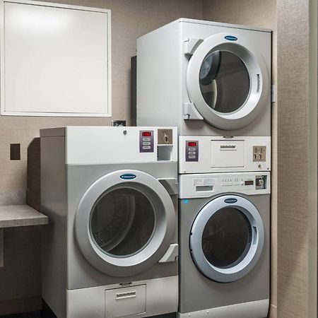 Ac Hotel By Marriott Boston Cleveland Circle Екстериор снимка