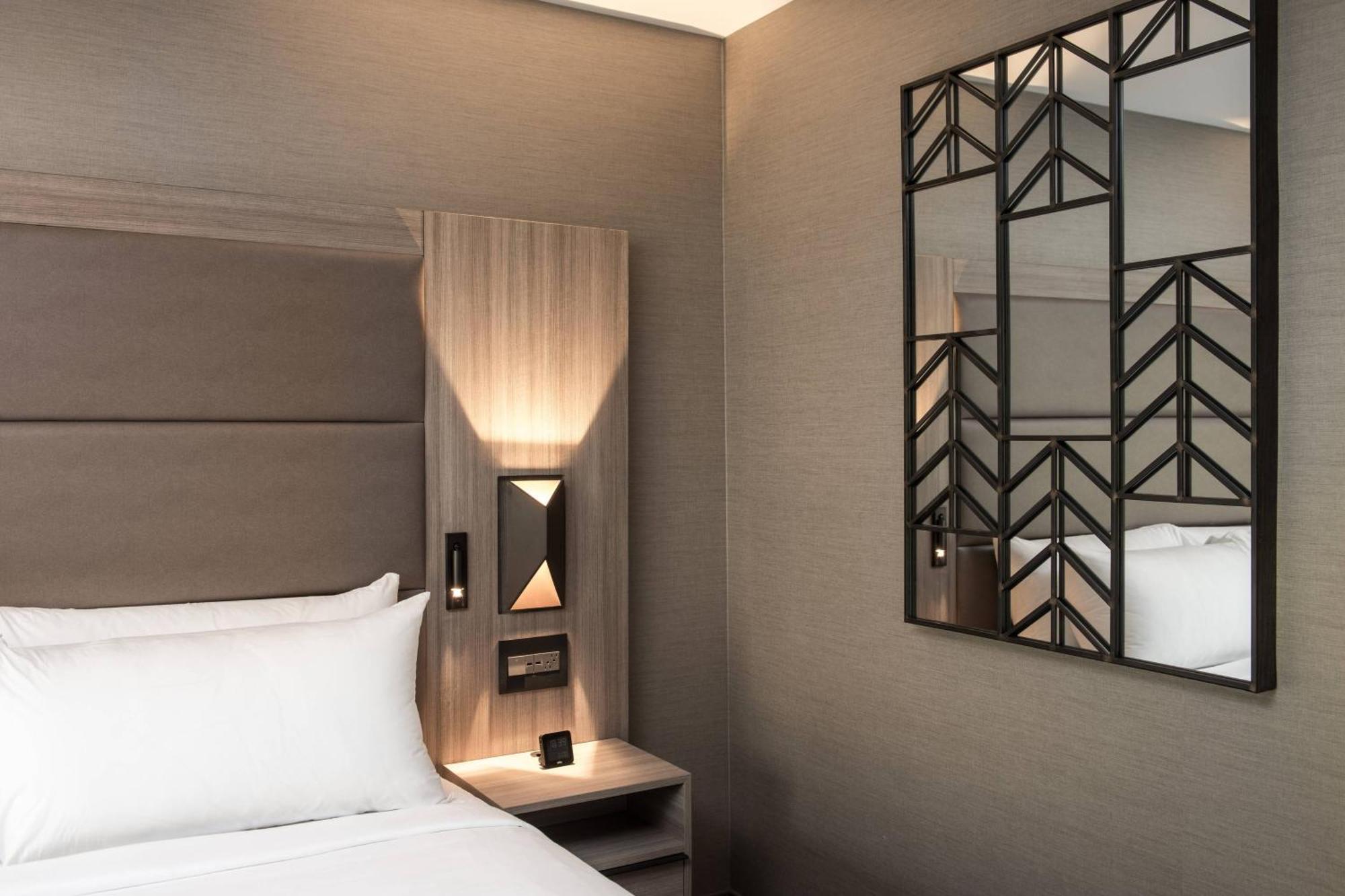 Ac Hotel By Marriott Boston Cleveland Circle Екстериор снимка