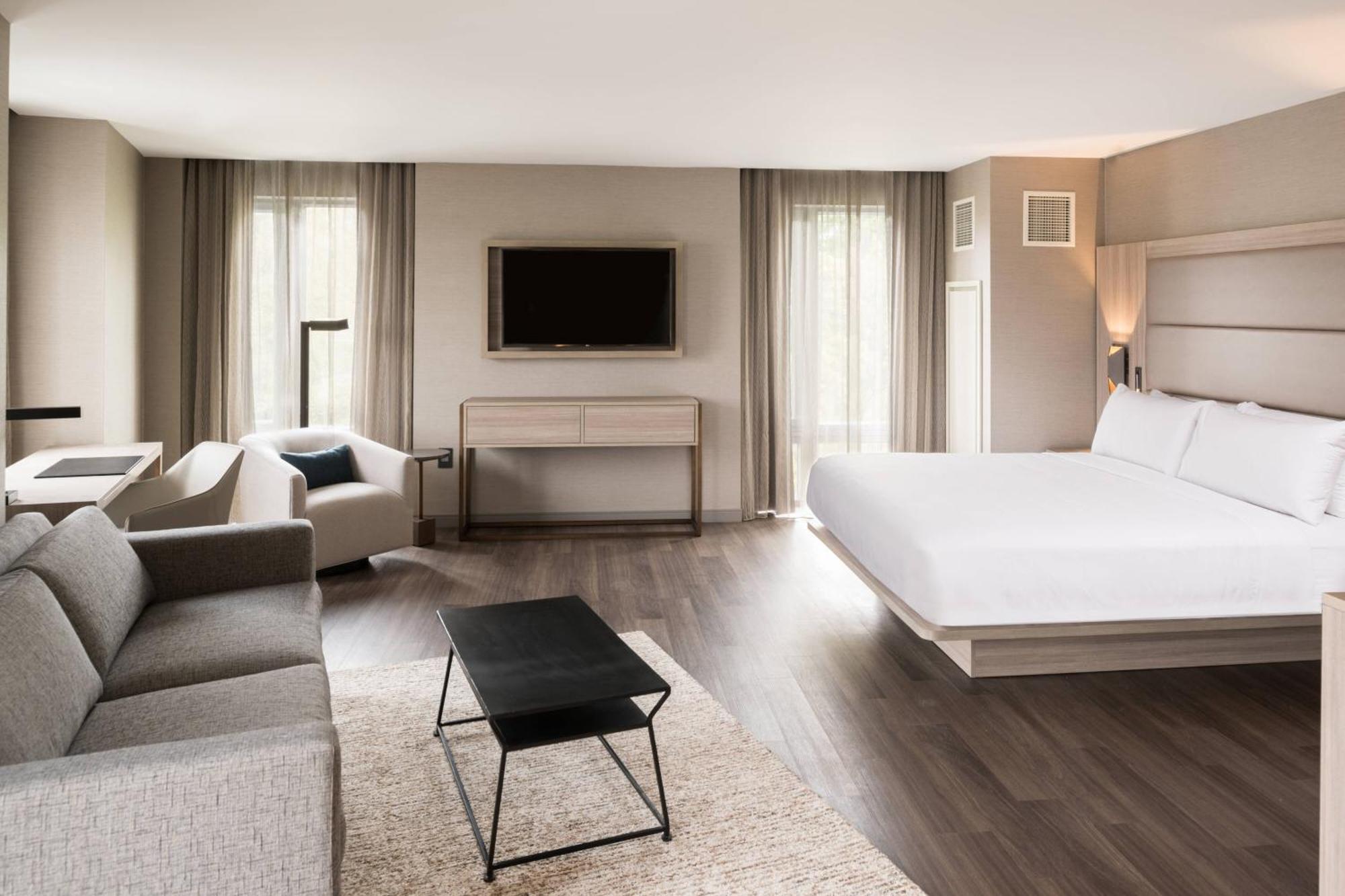 Ac Hotel By Marriott Boston Cleveland Circle Екстериор снимка