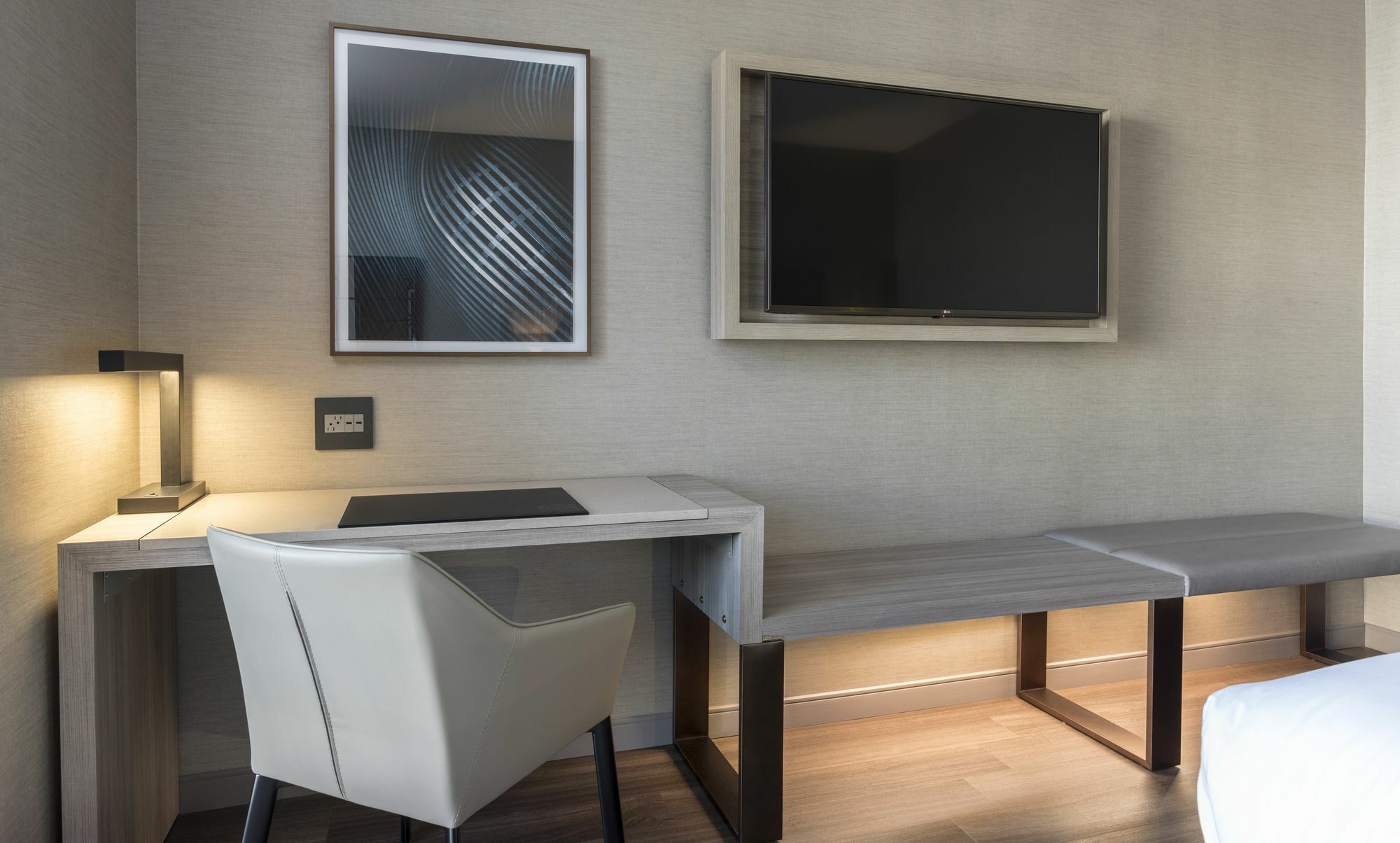 Ac Hotel By Marriott Boston Cleveland Circle Екстериор снимка